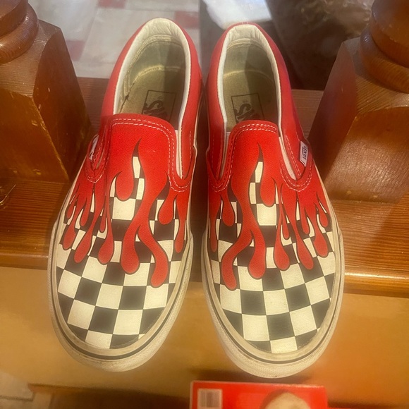 VANS - Picture 2 of 9